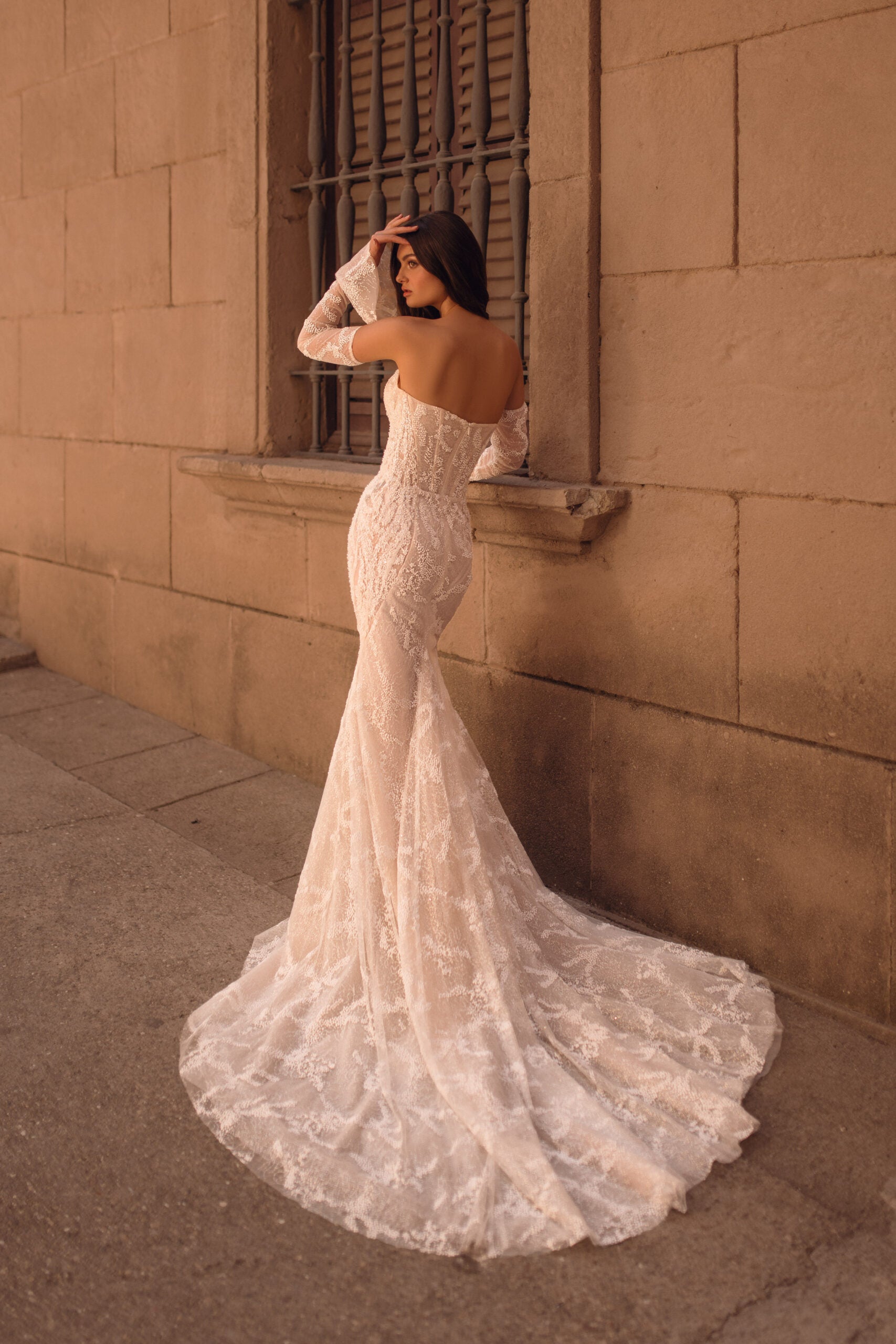 Wedding Dress Giovanna Alessandro Mariposa Dress - Ethereal Glamour & Sophistication 6 / Ivory / Mermaid Wedding Dress Giovanna Alessandro Mariposa Dress - Ethereal Glamour & Sophistication 6 / Ivory / Mermaid